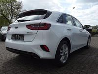 Używany Kia Ceed Vision 136 KM (100 kW) 2020 Biały Hatchback