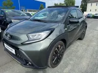 Gebraucht Toyota Aygo X Style 72 PS (52 kW) 2022 Cardamon green metallic/ night sky black SUV