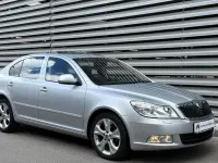 Używany Skoda Octavia Elegance 105 KM (77 kW) 2011 Srebrny Sedan/Limuzyna