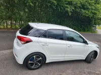 Gebraucht Hyundai i20 Style 101 PS (74 kW) 2017 Weiß Limousine