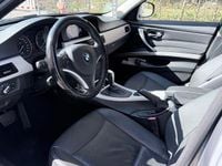 Gebraucht BMW 318 143 PS (105 kW) 2009 Grau Limousine