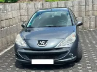 Gebraucht Peugeot 206 75 PS (55 kW) 2010 Grau Limousine