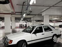 Gebraucht Mercedes E260 160 PS (117 kW) 1988 Weiß Limousine