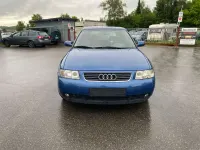 Gebraucht Audi A3 Ambiente 102 PS (75 kW) 2001 Blau Kleinwagen