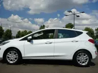 Gebraucht Ford Fiesta Cool & Connect 75 PS (55 kW) 2020 Weiß Kleinwagen