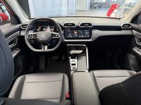 Neu MG ZS Luxury 197 PS (144 kW) 2025 Rot Limousine