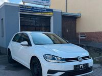 Gebraucht VW Golf VII Trendline 116 PS (85 kW) 2019 Weiß Limousine