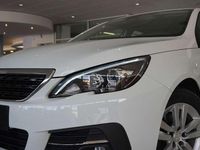 Gebraucht Peugeot 308 Active 149 PS (109 kW) 2021 Blanc banquise Limousine