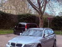Gebraucht BMW 320 177 PS (130 kW) 2010 Silber Kombi