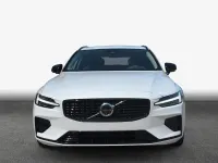Gebraucht Volvo V60 Plus 197 PS (144 kW) 2025 Crystal weißperleffekt Kombi