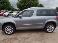 Gebraucht Skoda Yeti Joy 150 PS (110 kW) 2016 Grau metallic SUV