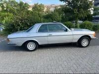 Gebraucht Mercedes 230 136 PS (100 kW) 1981 Silber Coupé