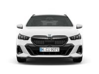 Neu BMW 530e Performance 299 PS (219 kW) 2026 Alpinweiß Kombi