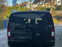 Gebraucht VW Caddy Basis 102 PS (75 kW) 2022 Schwarz Van / Kleinbus
