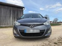 Gebraucht Hyundai i20 Trend 86 PS (63 kW) 2014 Grau Kleinwagen