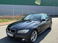 Gebraucht BMW 318 143 PS (105 kW) 2010 Schwarz Limousine