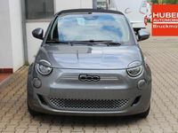 gebraucht Fiat 500e Cabrio Neuer 500 42 kWh UVP 41.930€ Verdeck SCHWARZ, 360°-„Drone View“-Parksensoren, Keyless Entry & Go, Mittelarmlehne vorne und Stauraum in der Mittelkonsole • Beheizbare Vordersitze Höhenverstellbarer Fahrersitz Rücksitz