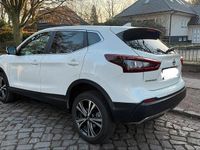 Gebraucht Nissan Qashqai 151 PS (111 kW) 2020 Weiß SUV