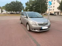 Gebraucht Toyota Verso Executive 126 PS (92 kW) 2012 Grau Van / Kleinbus