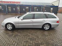 Gebraucht Mercedes E240 Classic 177 PS (130 kW) 2003 Silber Limousine