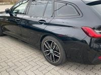 Gebraucht BMW 318 Sport Line 156 PS (114 kW) 2021 Schwarz Kombi