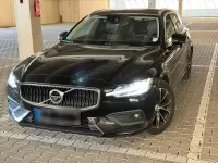 Gebraucht Volvo V60 Momentum 190 PS (139 kW) 2019 Schwarz Kombi