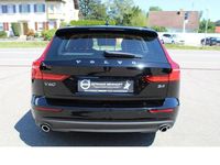 Gebraucht Volvo V60 Momentum 197 PS (144 kW) 2022 Black solid / solid Kombi