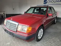 Gebraucht Mercedes E260 160 PS (117 kW) 1990 Rot Limousine