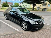 Gebraucht Mercedes E220 Avantgarde 170 PS (125 kW) 2011 Schwarz Limousine