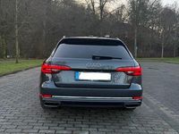 Gebraucht Audi A4 Comfort 150 PS (110 kW) 2019 Grau Kombi