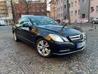 Gebraucht Mercedes E250 Elegance 204 PS (150 kW) 2011 Schwarz Coupé