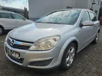 Usata Opel Astra Edition 90 CV (66 kW) 2007 Argento Berlina