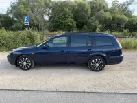 Gebraucht Ford Mondeo Ghia 145 PS (106 kW) 2001 Blau Kombi