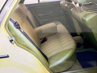 Gebraucht Mercedes 230 109 PS (80 kW) 1980 Gelb Limousine