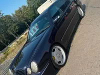 Gebraucht Mercedes E220 143 PS (105 kW) 2001 Violet Limousine