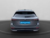 Gebraucht VW Passat Elegance 150 PS (110 kW) 2024 Grau Kombi