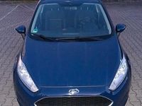 Gebraucht Ford Fiesta 75 PS (55 kW) 2016 Blau Kleinwagen