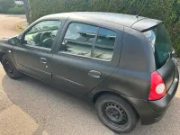 Gebraucht Renault Clio II 75 PS (55 kW) 2004 Schwarz Kleinwagen