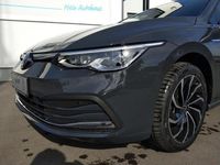 Gebraucht VW Golf VIII Style 131 PS (96 kW) 2023 Grau Limousine