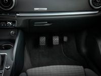 gebraucht Audi A3 Sportback Fahrschule 1.6 TDI NAVI AHK LED 1HD