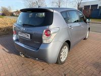 Gebraucht Toyota Verso Edition 147 PS (108 kW) 2011 Blau Van / Kleinbus