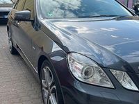 Gebraucht Mercedes E220 Avantgarde 170 PS (125 kW) 2011 Grau Limousine