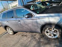 Gebraucht Mitsubishi Outlander Diamant Edition 150 PS (110 kW) 2014 Silber SUV
