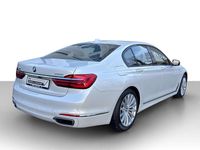 Gebraucht BMW 750 Executive 450 PS (330 kW) 2017 Mineralweiss metallic Limousine
