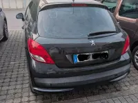 Gebraucht Peugeot 207 95 PS (69 kW) 2012 Schwarz Limousine