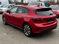Gebraucht Ford Focus Titanium X 125 PS (91 kW) 2025 Rot Limousine
