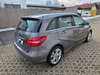 Gebraucht Mercedes B220 170 PS (125 kW) 2018 Grau Van / Kleinbus