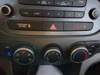 Gebraucht Hyundai i10 Style 67 PS (49 kW) 2016 Silber Kleinwagen