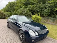 Gebraucht Mercedes E220 150 PS (110 kW) 2002 Blau Limousine