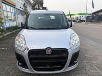 Gebraucht Fiat Doblò 135 PS (99 kW) 2010 Silber Van / Kleinbus